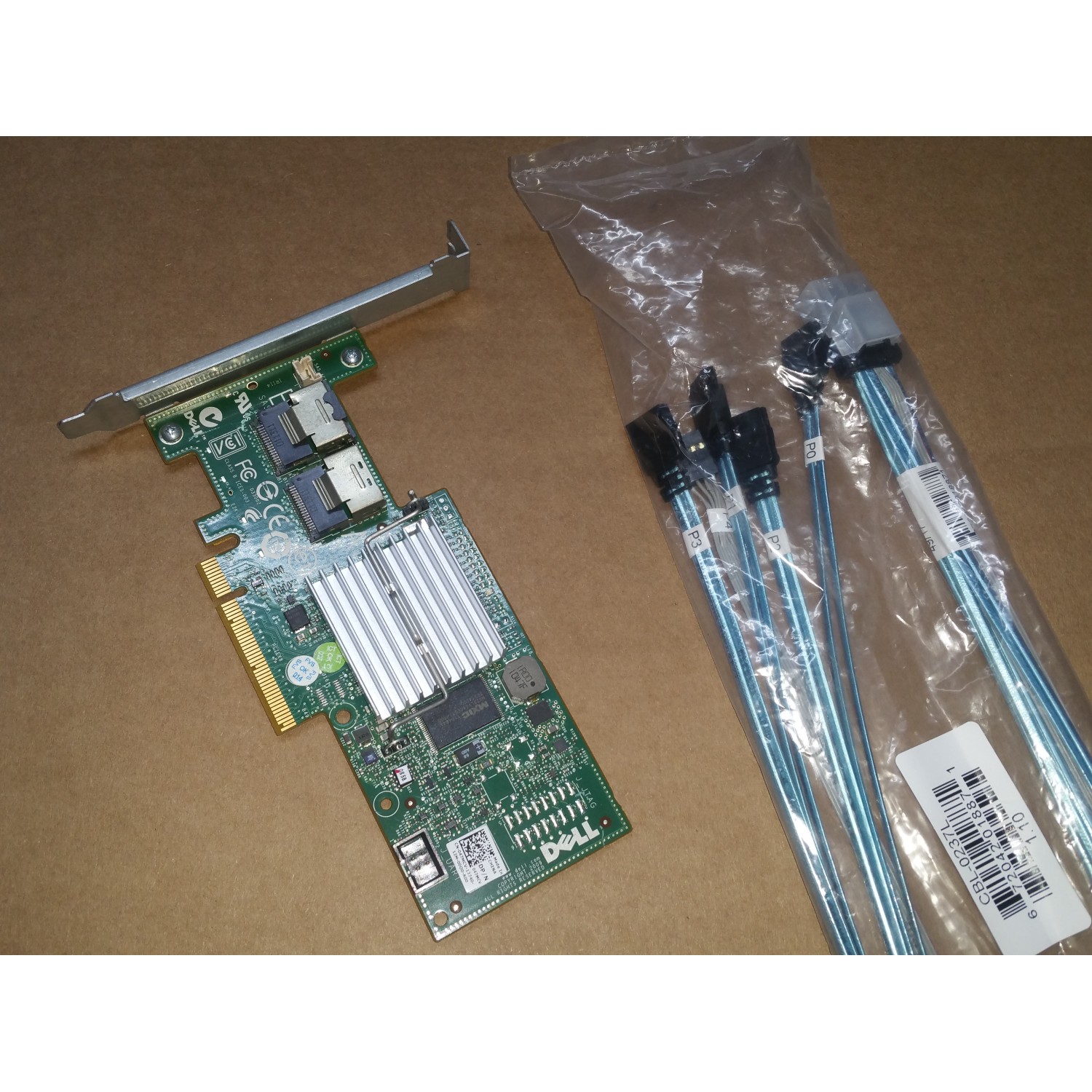 Controller SAS SATA Dell Poweredge PERC H200 DP/N 47MCV 6GB/S SAS PCI-e + Cablu Nou Supermicro miniSAS SFF-8087 to 4 SATA